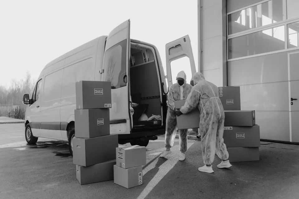 Beiladung deutschlandweit in Villach: Beladen eines neutralen Transportfahrzeugs
